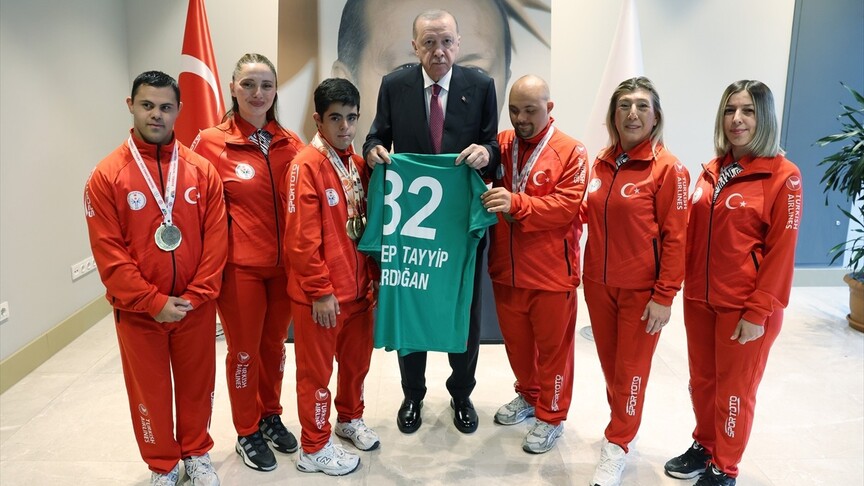 Cumhurbaşkanı Erdoğan, Türkiye Özel Sporcular Spor Federasyonu temsilcilerini kabul etti