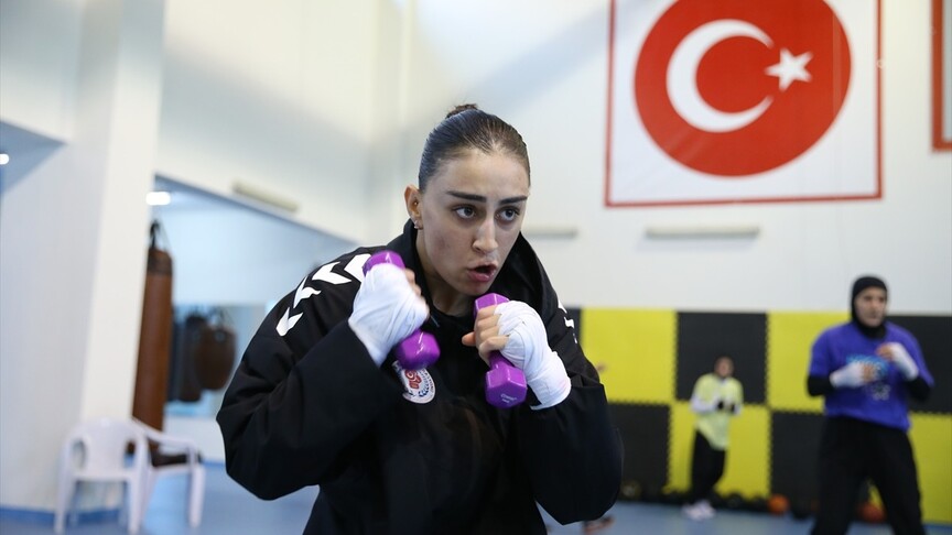 Sakatlıklara rağmen pes etmeyen milli boksör Filiz'in gözü Avrupa şampiyonluğunda