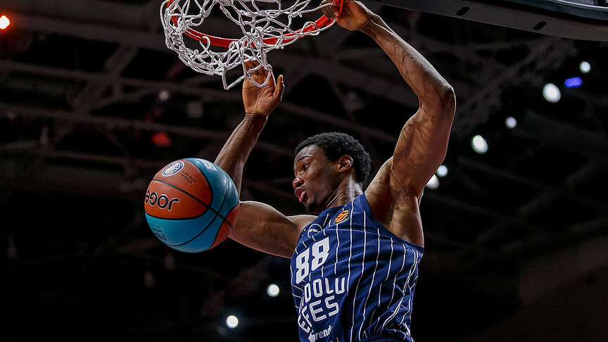 Anadolu Efes, Avrupa Ligi'nde yarın Barcelona'ya konuk olacak