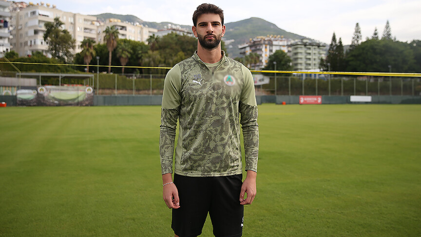 Beşiktaş'ın yeni transferi Ümit Akdağ, milli takıma yaklaştığını düşünüyor