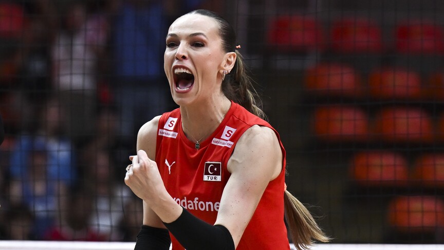 Milli voleybolcu Eda Erdem, kariyerini İletişim Başkanlığının
