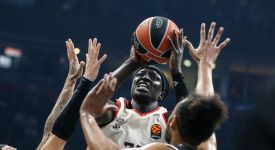 Mültecilikten NBA'ye uzanan örnek hayat