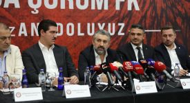 Çorum FK'den Gençlerbirliği-Fenerbahçe maçında forması çıkarılmaya çalışılan çocuğa destek