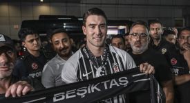 Beşiktaş, Vlahovic ile 3 yıllık sözleşme imzaladı