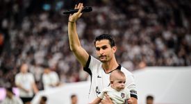 Necip Uysal, Beşiktaş taraftarına veda etti