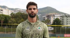 Beşiktaş, Corendon Alanyaspor'dan Ümit Akdağ'ı transfer etti