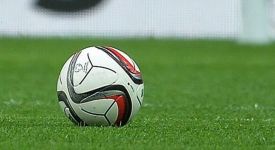 UEFA, İsrailli futbolcunun İrlandalı antrenöre tükürmesine yönelik suçlamayı soruşturuyor